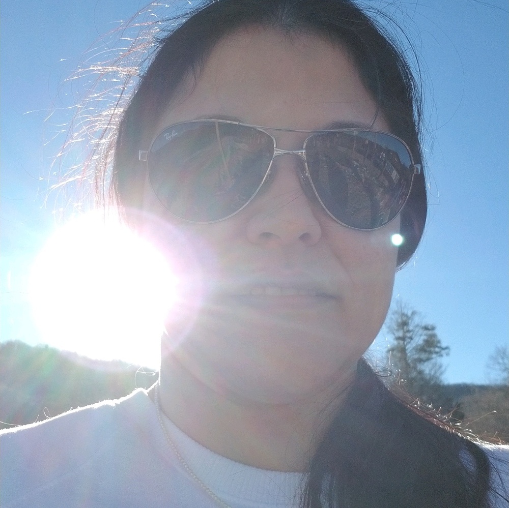 Meet your Posher, Gabriela